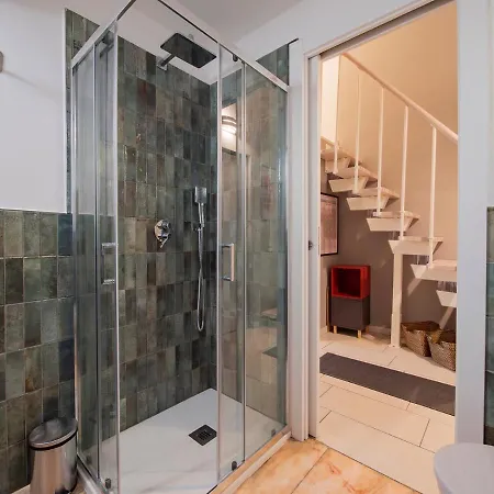 Ihost - Romilli 17a Appartement *